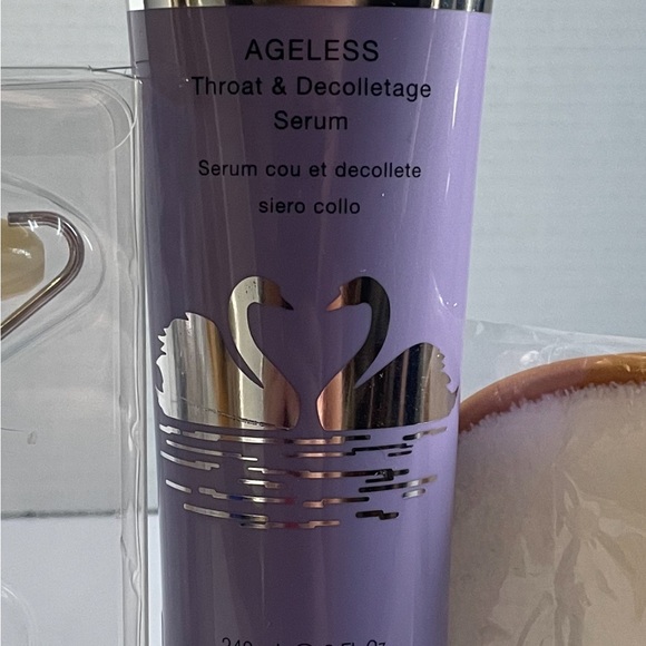 PRAI Ageless Throat & Décolletage Serum - Picture 2 of 3